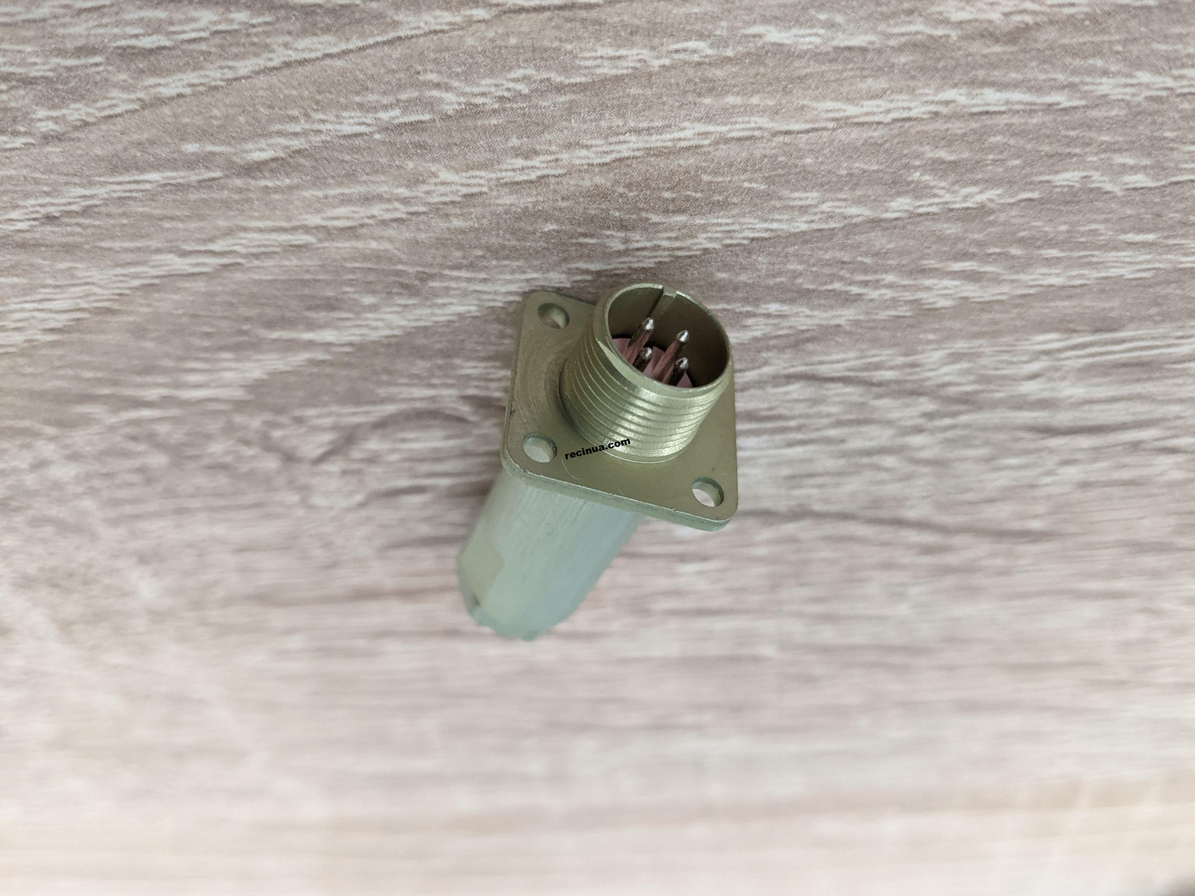 Вилка РС4БТВ Вилка негерметичная РС4БТВ с кожухом